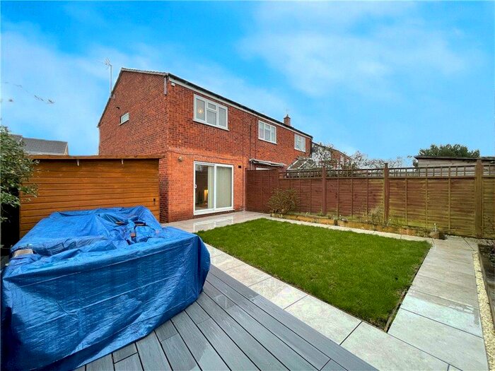 2 Bedroom End Of Terrace House For Sale In Avon Street, Warwick, Warwickshire, CV34