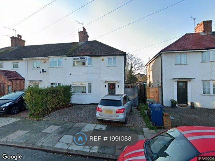 4 Bedroom Semi-Detached House To Rent In Highfield Rd, Acton, W3