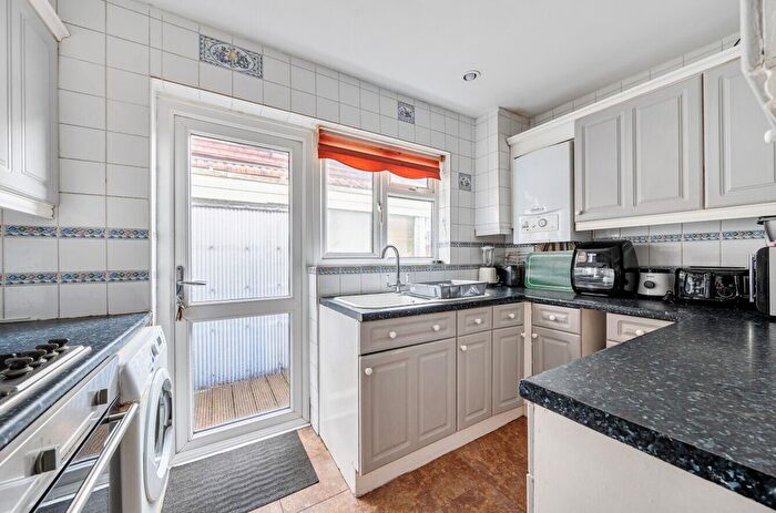 2 Bedroom Bungalow For Sale In Brookfields Avenue, Mitcham, CR4