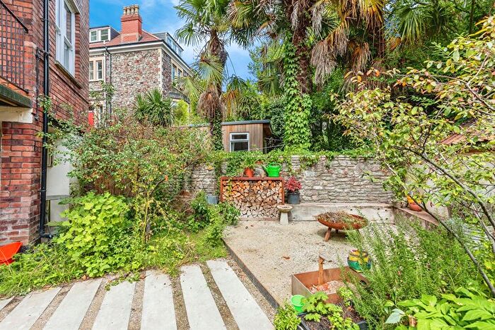 2 Bedroom Apartment For Sale In Redland Road, Bristol, BS6