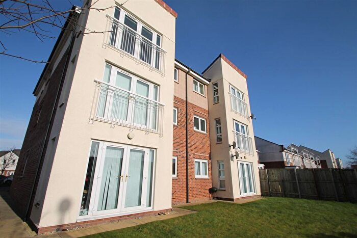 2 Bedroom Flat To Rent In Bittern Close, Dunston, Gateshead, NE11