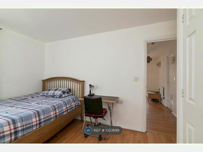 2 Bedroom Flat To Rent In Ronnie Lane, London, E12