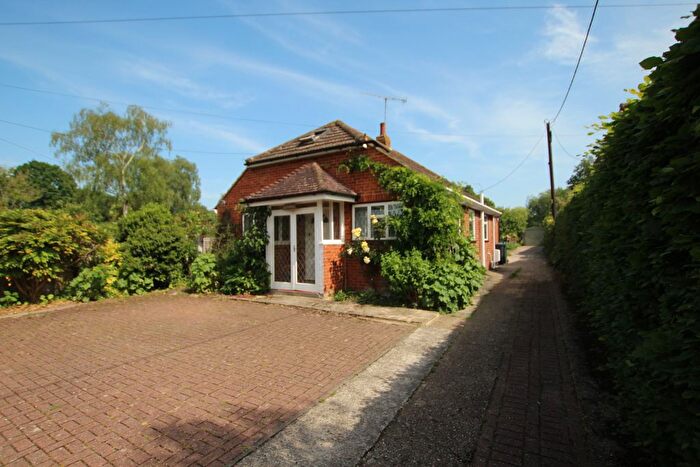 3 Bedroom Detached Bungalow For Sale In Spelders Hill, Brook, TN25