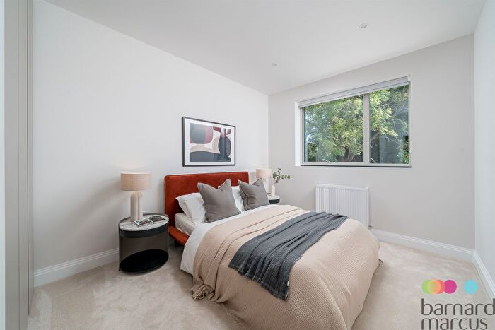 3 Bedroom Terraced House For Sale In Burlington Place, East Barnet Village, London, EN4