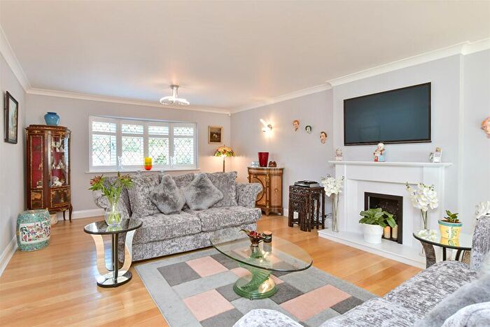 4 Bedroom Detached House For Sale In St. George's Place, Hurstpierpoint, West Sussex, BN6