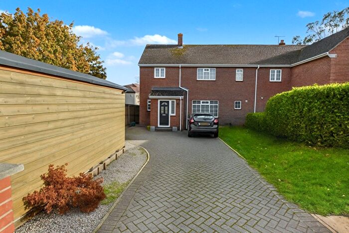 4 Bedroom Semi-detached House For Sale In Exe Hill, Torquay, Devon, TQ2