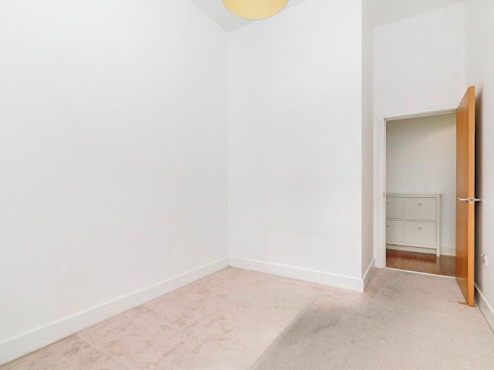2 Bedroom Flat To Rent In Commercial Road, East End Mission, E1