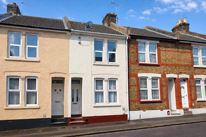 3 Bedroom Terraced House For Sale In Catherine Street, Rochester, ME1