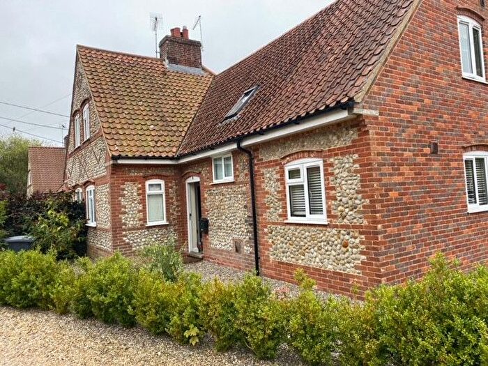 3 Bedroom Semi-Detached House To Rent In The Fairstead, Holt, NR25