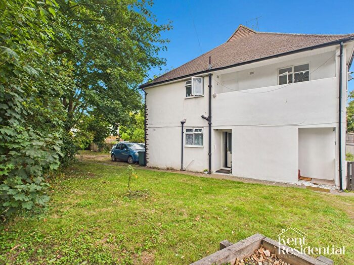 2 Bedroom Maisonette For Sale In Wordsworth Road, Penenden Heath, ME14