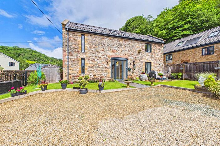 2 Bedroom Detached House For Sale In Converted Barn On The Outskirts Of Clevedon, BS21