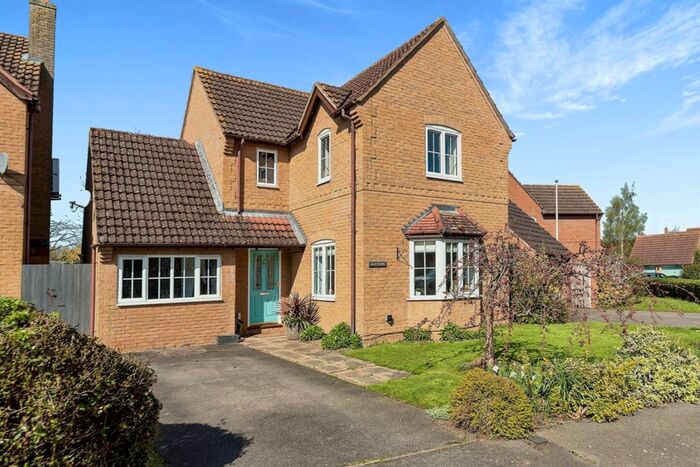 3 Bedroom Detached House For Sale In Fenton Drive, Carlby, Stamford, PE9