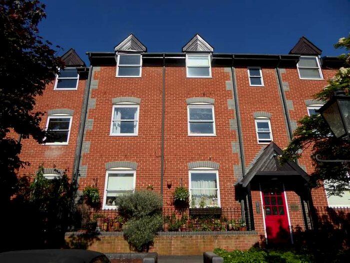1 Bedroom Apartment To Rent In Lynden Mews, Dale Road, Reading, RG2