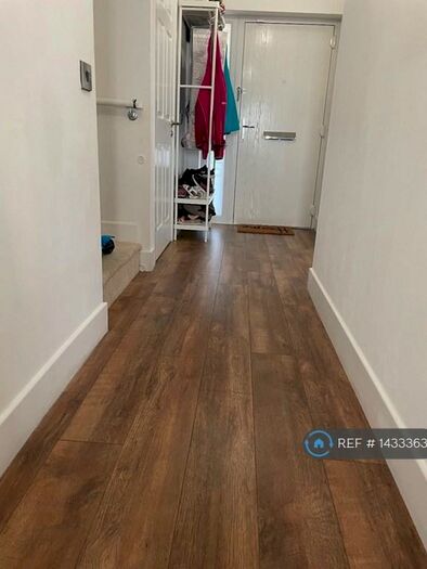 2 Bedroom Terraced House To Rent In Rayners Lane, Harrow, HA2