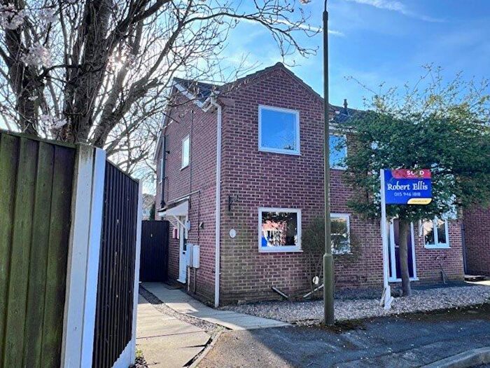 3 Bedroom Semi-Detached House To Rent In Farm Close, Long Eaton, NG10