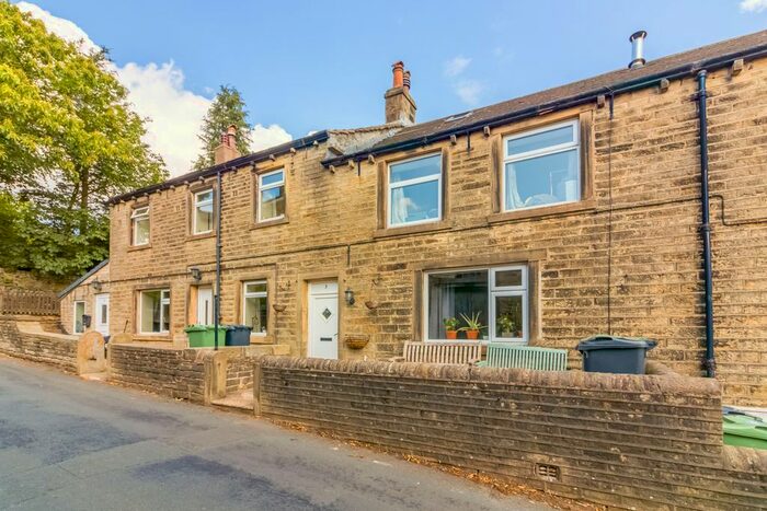 3 Bedroom Terraced House For Sale In Field End Lane, Holmbridge, Holmfirth, HD9