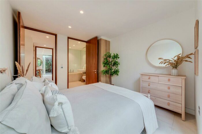 2 Bedroom Apartment To Rent In Oval Road, London, NW1