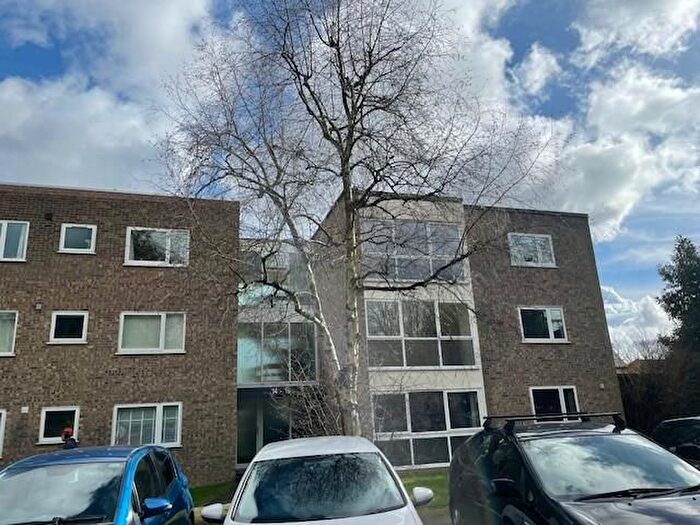 2 Bedroom Flat To Rent In The Spinney, Watford, WD17