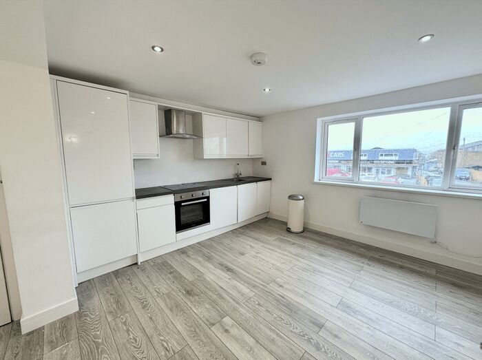 2 Bedroom Flat To Rent In Stratton Road, Swindon, SN1