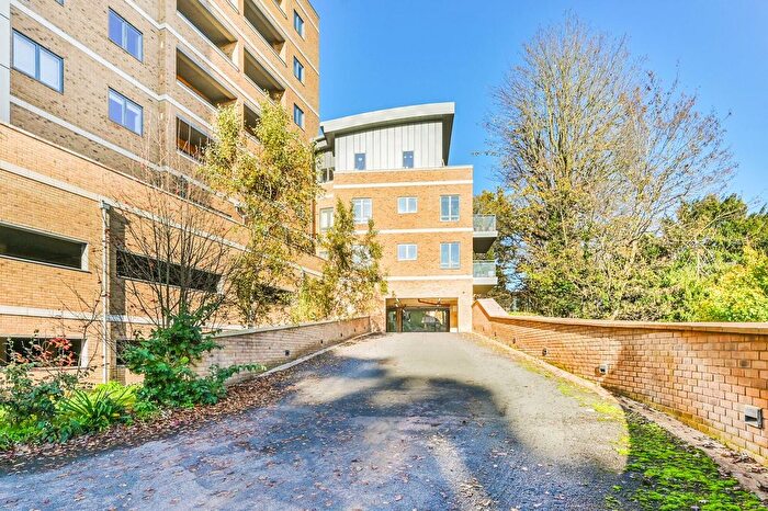 2 Bedroom Flat To Rent In Sylvan Hill, Crystal Palace, London, SE19