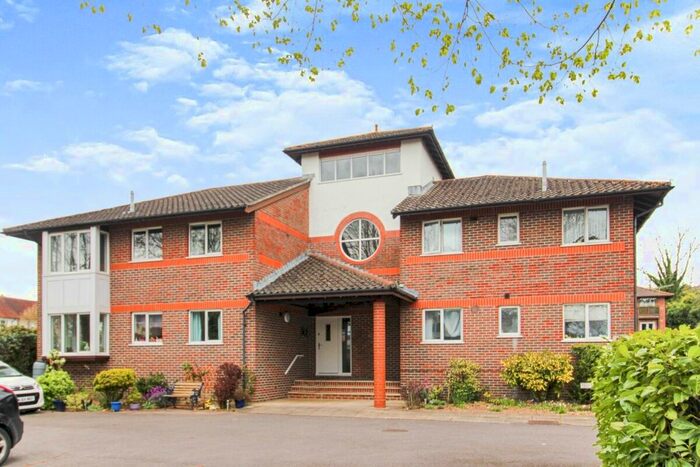 2 Bedroom Flat To Rent In Charlton Road, Andover, SP10