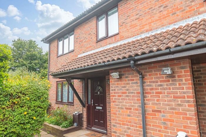 3 Bedroom End Of Terrace House For Sale In Beamont Close, Manston, CT12