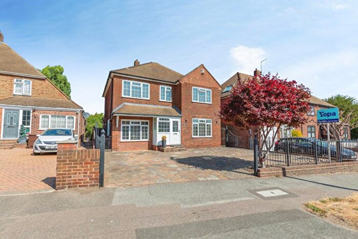 4 Bedroom Detached House For Sale In Brompton Farm Road, Strood, Rochester, ME2