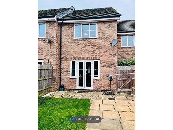 2 Bedroom End Of Terrace House To Rent In Aldermere Avenue, Cheshunt, Waltham Cross, EN8