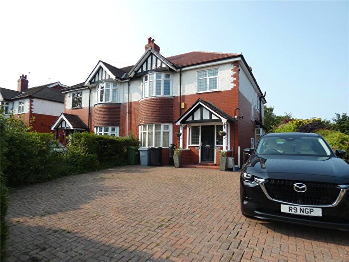 2 Bedroom Flat For Sale In Stanneylands Road, Wilmslow, Cheshire, SK9