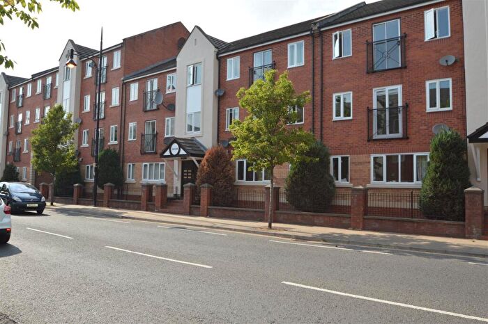 2 Bedroom Flat To Rent In B Stretford Road, Hulme, Manchester, M15