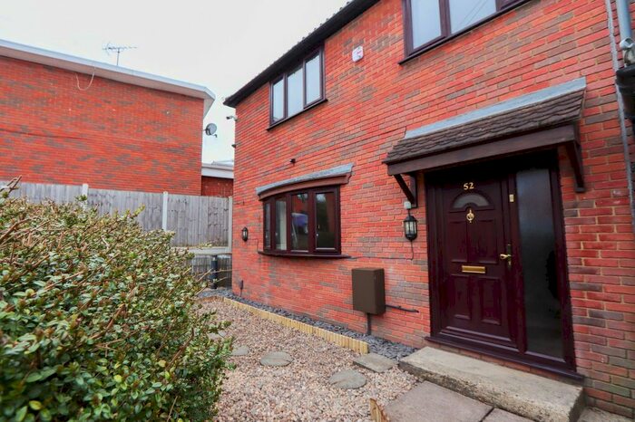 3 Bedroom End Of Terrace House To Rent In Brocket Way, Chigwell, IG7
