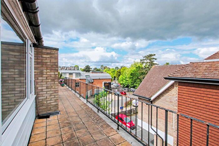 2 Bedroom Apartment For Sale In The Street, Ashtead, KT21