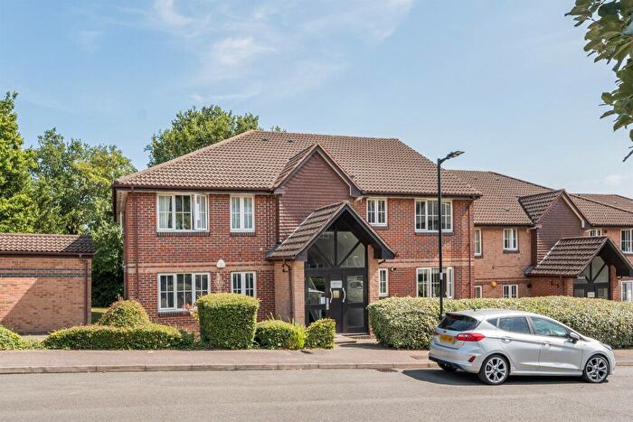 2 Bedroom Apartment To Rent In Waverley Road, Enfield, EN2