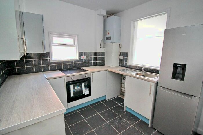 4 Bedroom Terraced House To Rent In Powerscourt Road, Portsmouth, PO2