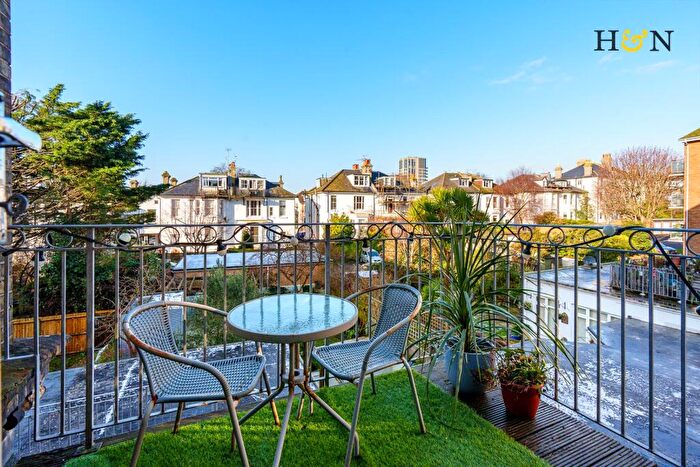 1 Bedroom Flat For Sale In Eaton Gardens Mansions, Eaton Gardens, Hove, BN3