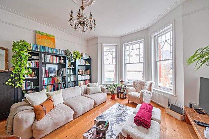 3 Bedroom Flat To Rent In Gondar Gardens, West Hampstead, London, NW6