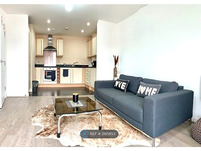 1 Bedroom Flat To Rent In The Junction, Slough, SL2