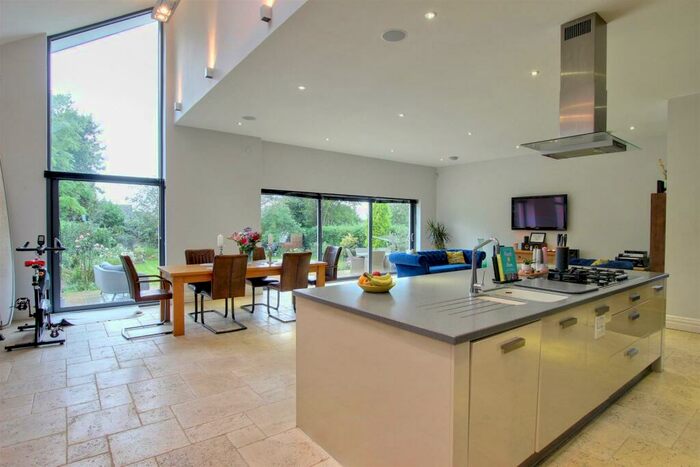 6 Bedroom Detached House For Sale In Hull Road, Skirlaugh, HU11