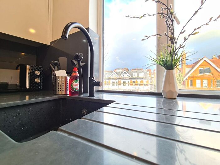 1 Bedroom Flat To Rent In Finchley Road, London, NW3
