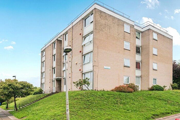 2 Bedroom Flat For Sale In Brenchley Gardens, Forest Hill, London, SE23