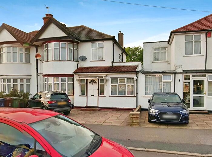 6 Bedroom Semi-Detached House To Rent In Christchurch Avenue, Kenton, Harrow, HA3