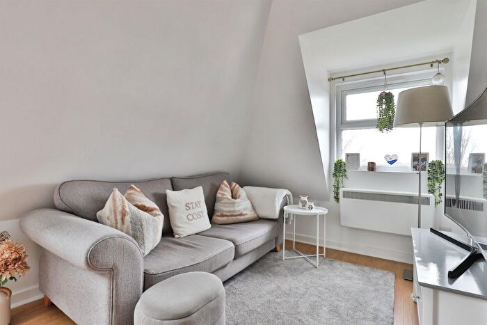 1 Bedroom Flat For Sale In Christchurch Road, Boscombe, Bournemouth, BH7