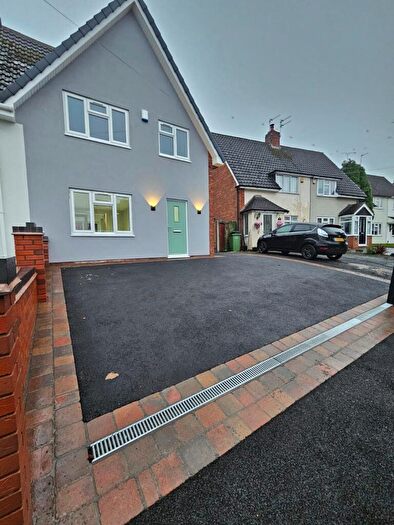 3 Bedroom Semi Detached House To Rent In Hawkesley Road, Dudley, DY1