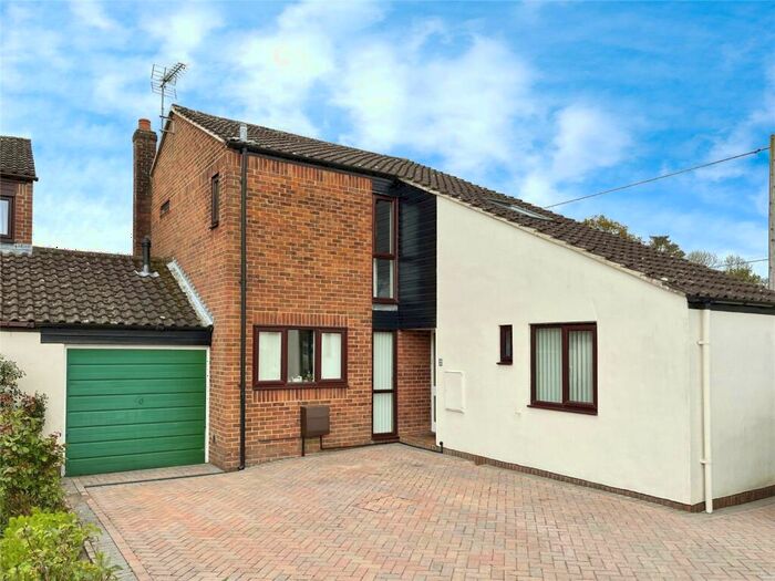 3 Bedroom Detached House For Sale In Shepherds Mead, Dilton Marsh, BA13