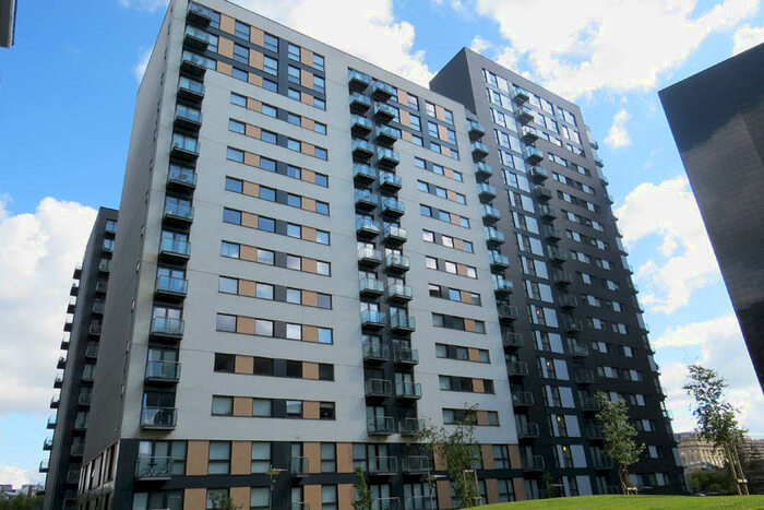 2 Bedroom Apartment To Rent In New Century Park, Manchester, Greater Manchester, M4