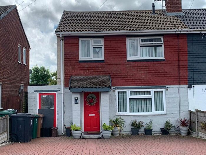 3 Bedroom Semi-Detached House For Sale In Wellwood Road, DE11