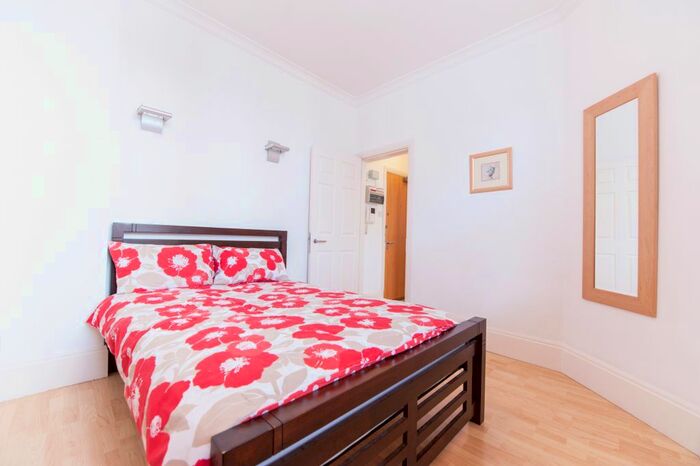 1 Bedroom Flat To Rent In White Horse Street, Mayfair, W1J