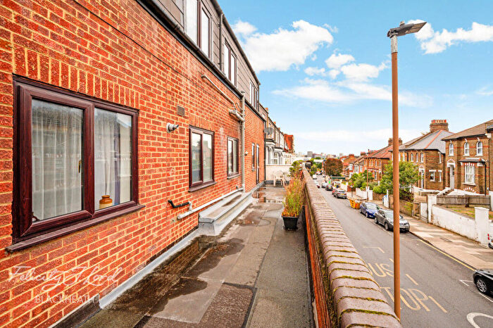 1 Bedroom Flat For Sale In Charlton Church Lane, London, SE7