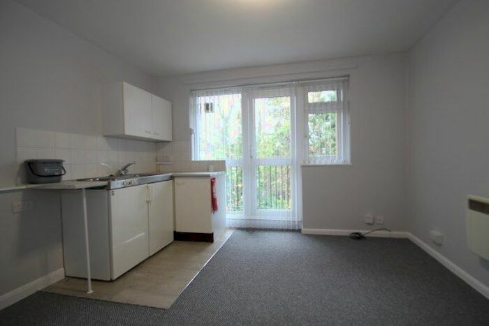 Studio To Rent In The Approach, Orpington, BR6