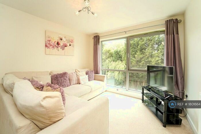 2 Bedroom Flat To Rent In Wyck Beck Road, Bristol, BS10